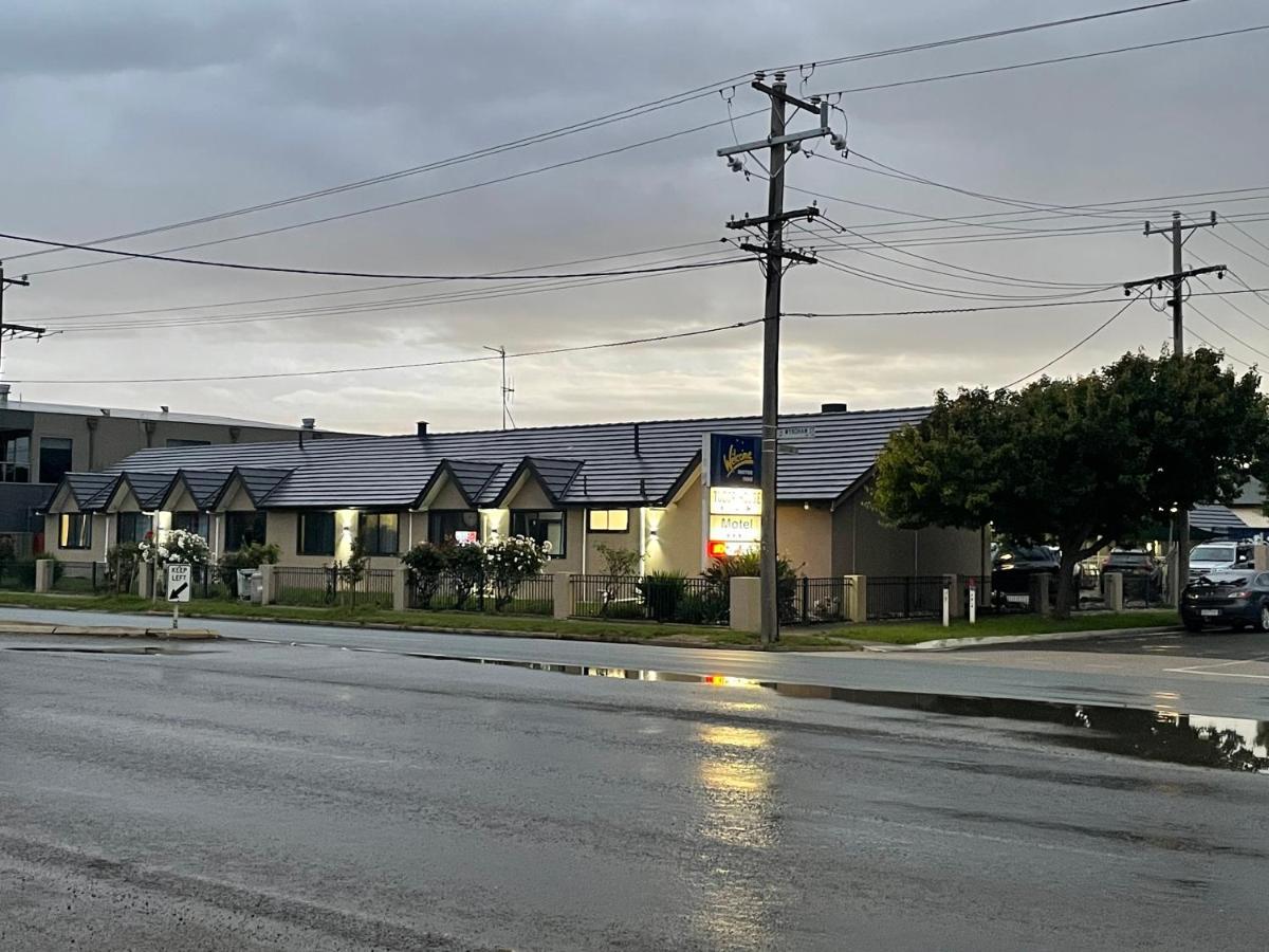 Tudor House Motel Shepparton Buitenkant foto