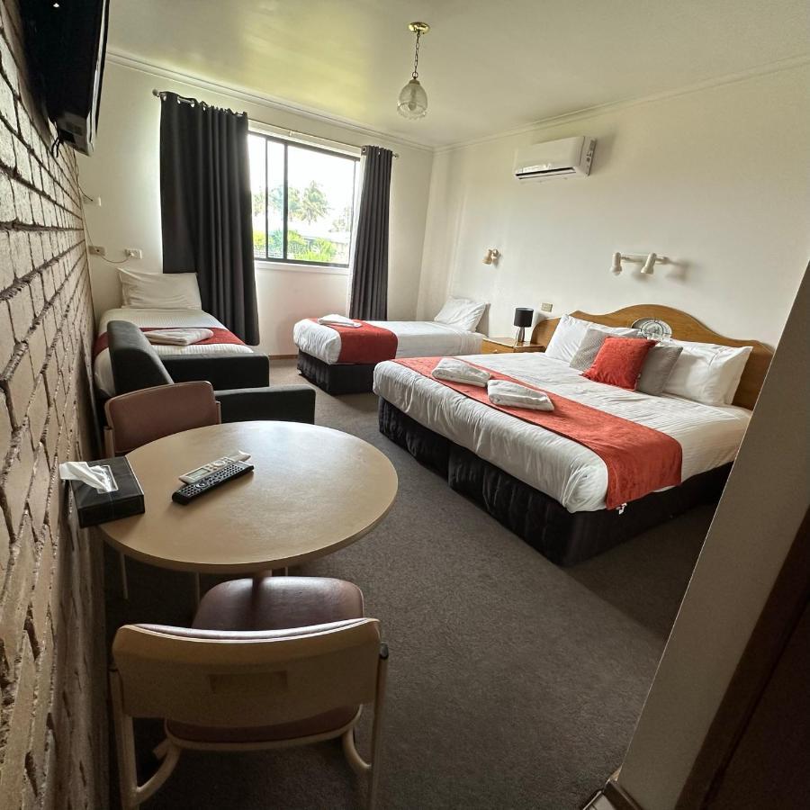 Tudor House Motel Shepparton Buitenkant foto