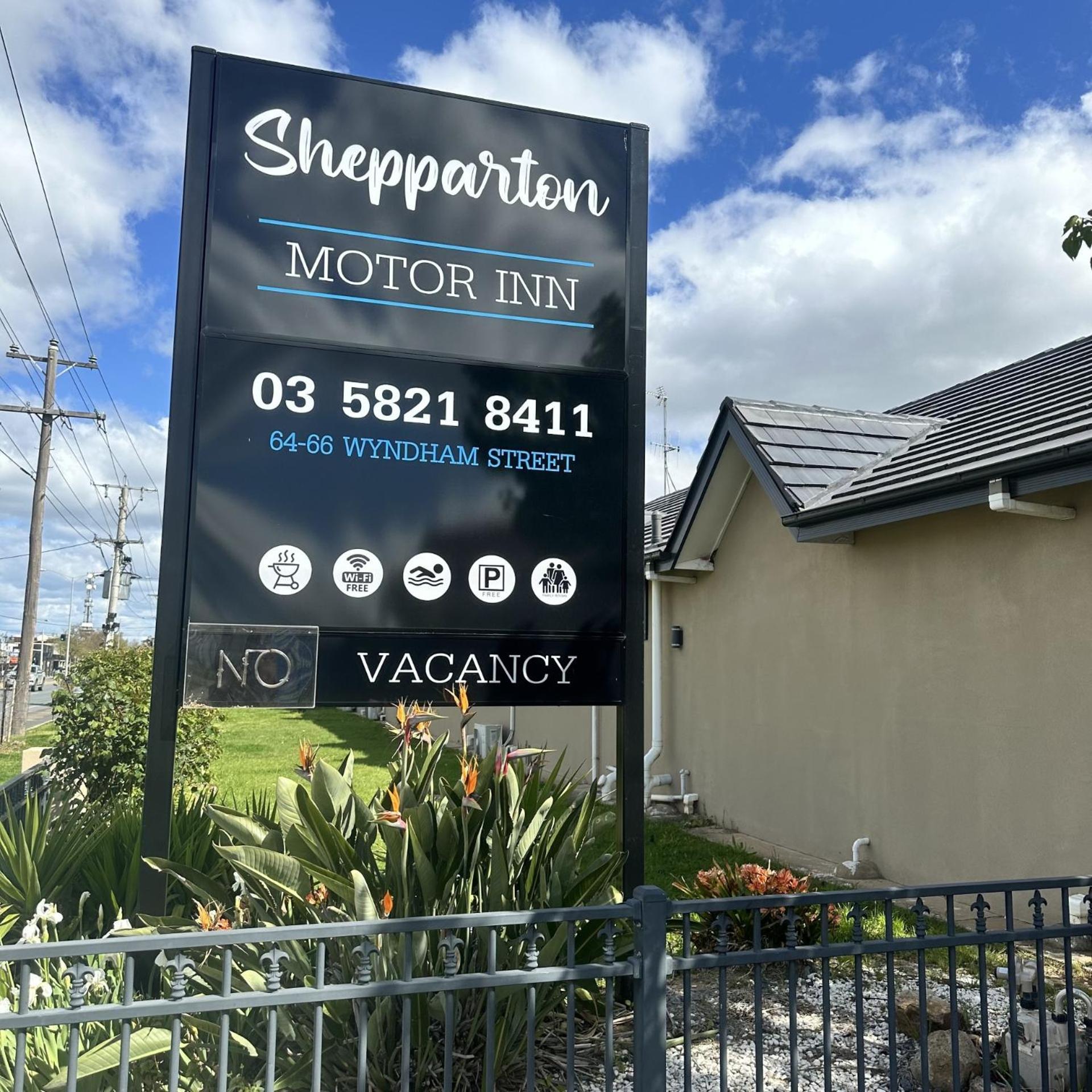 Tudor House Motel Shepparton Buitenkant foto