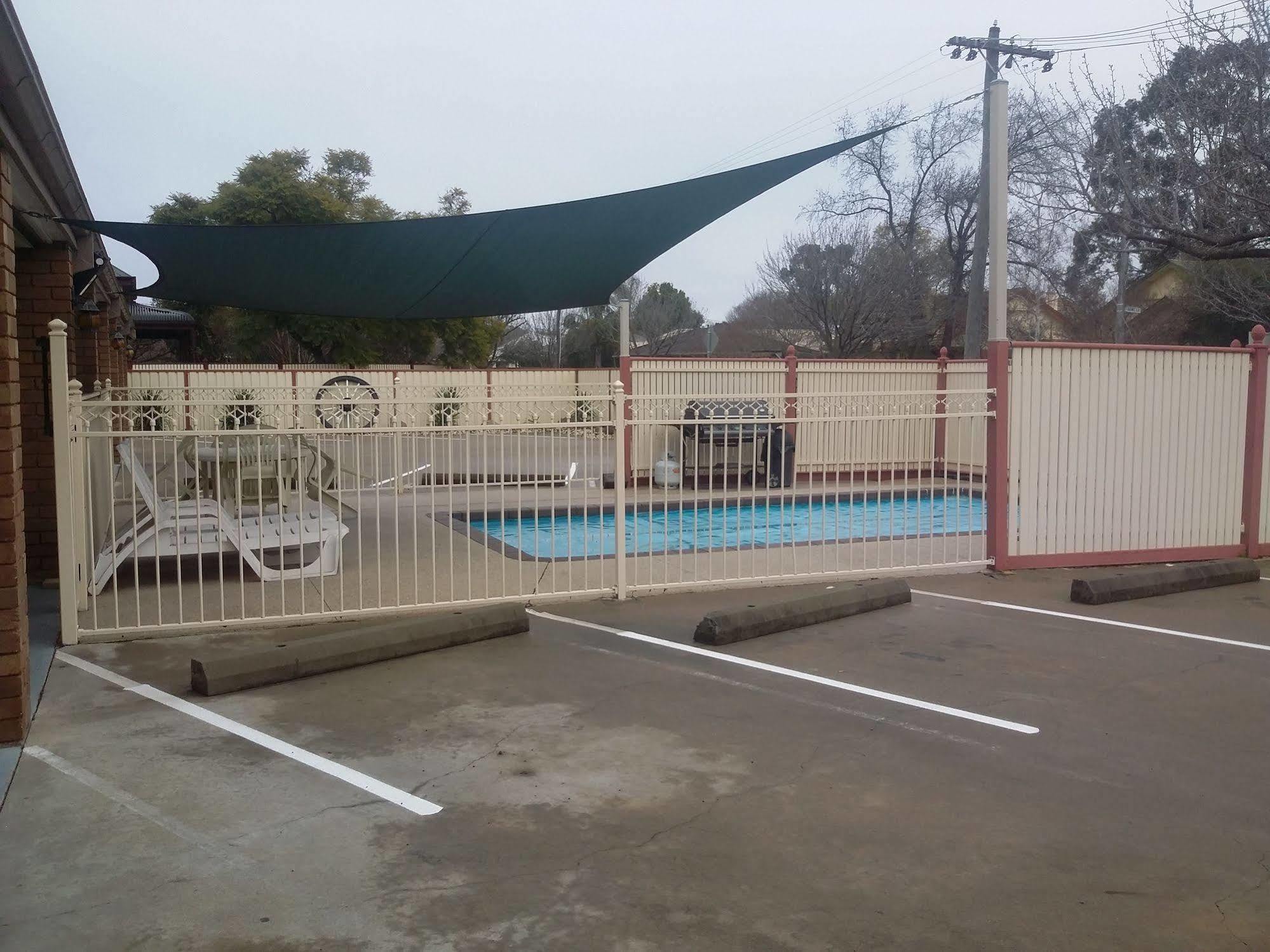 Tudor House Motel Shepparton Buitenkant foto
