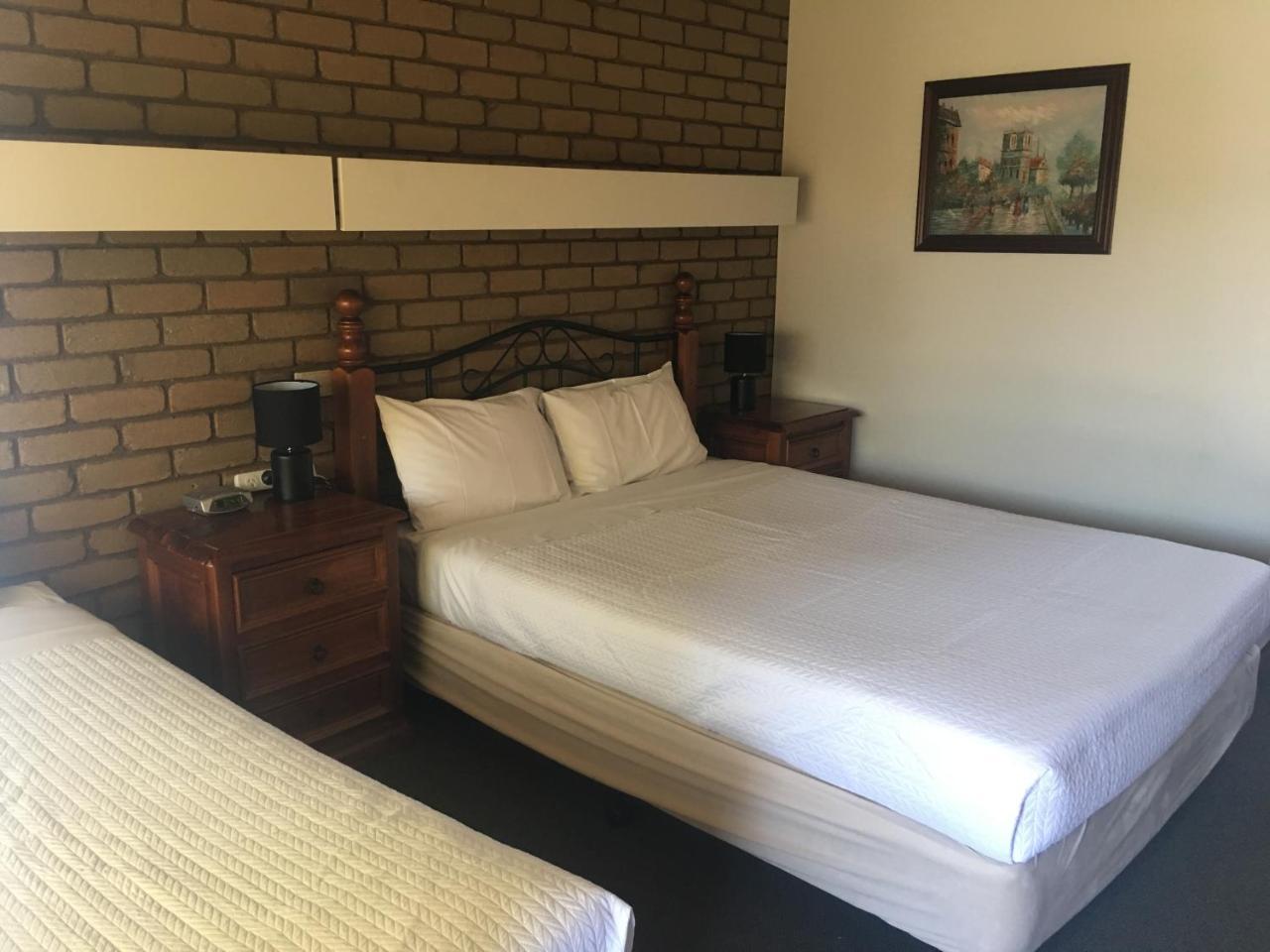 Tudor House Motel Shepparton Buitenkant foto